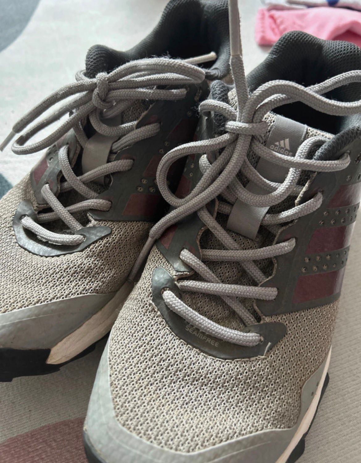 V03- Schuhe Gr. 38,5 ( Fällt aus wie Gr. 37 )