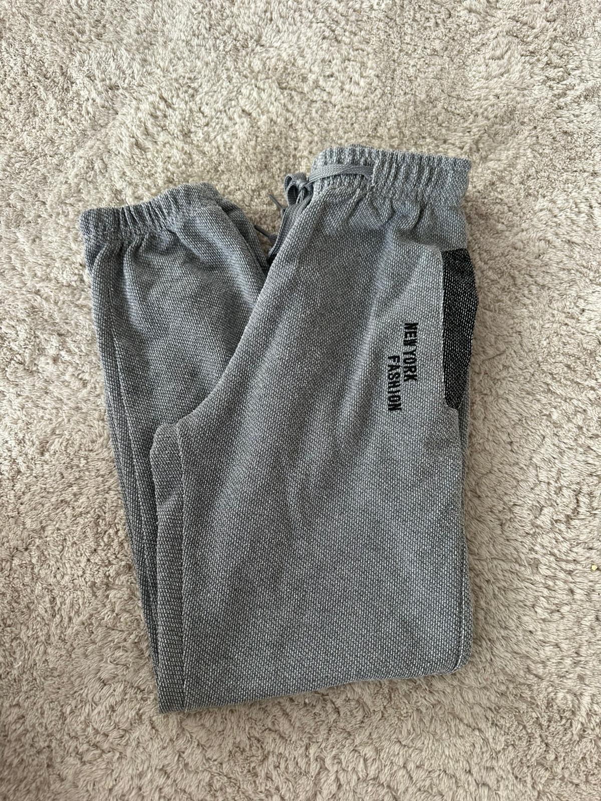 V01 - Hose H.Gr. 146-152