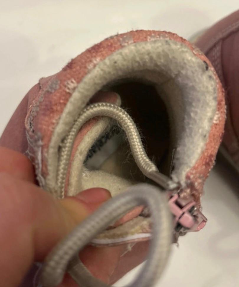 V03- Schuhe Gr. 28