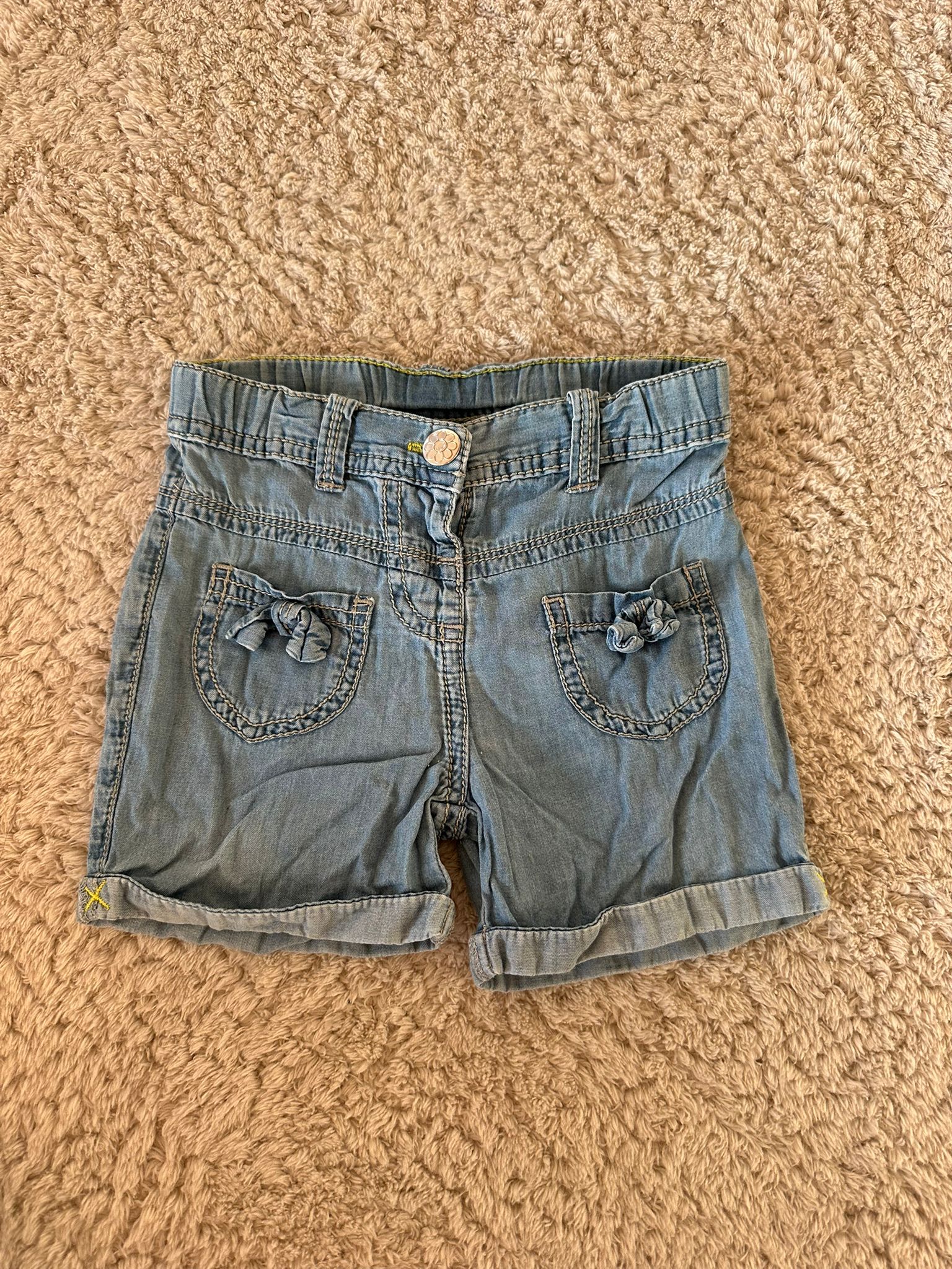 V04- kurze Hose Gr. 80