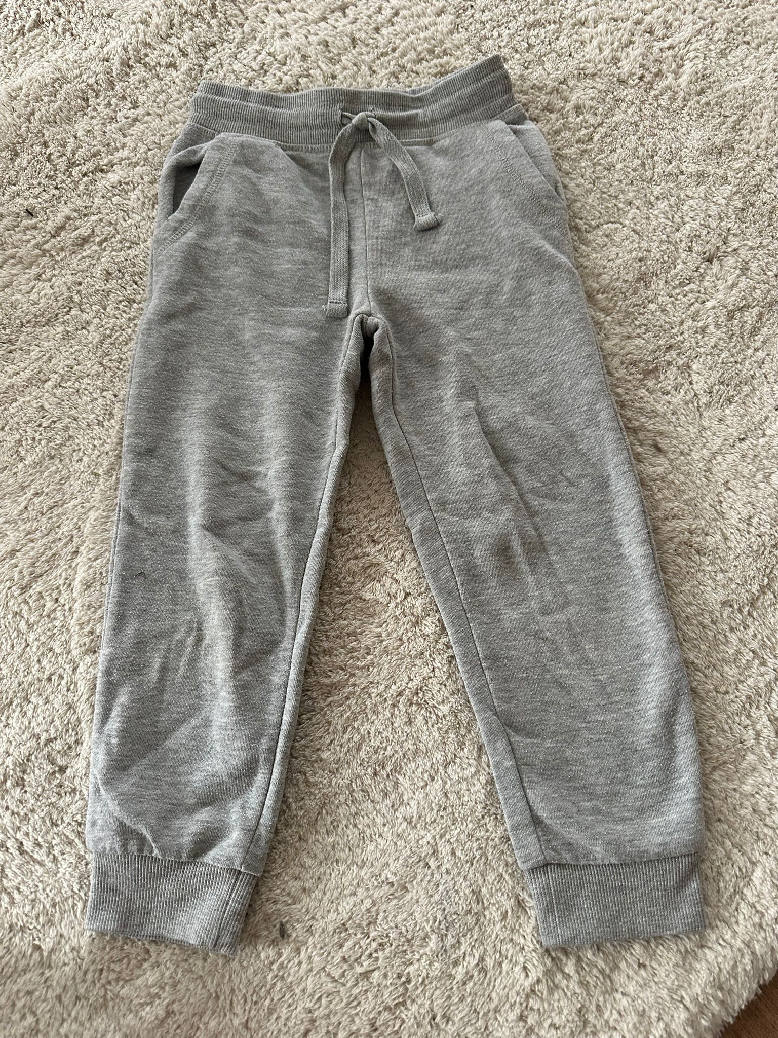 V01- Jogginghose Gr. 104