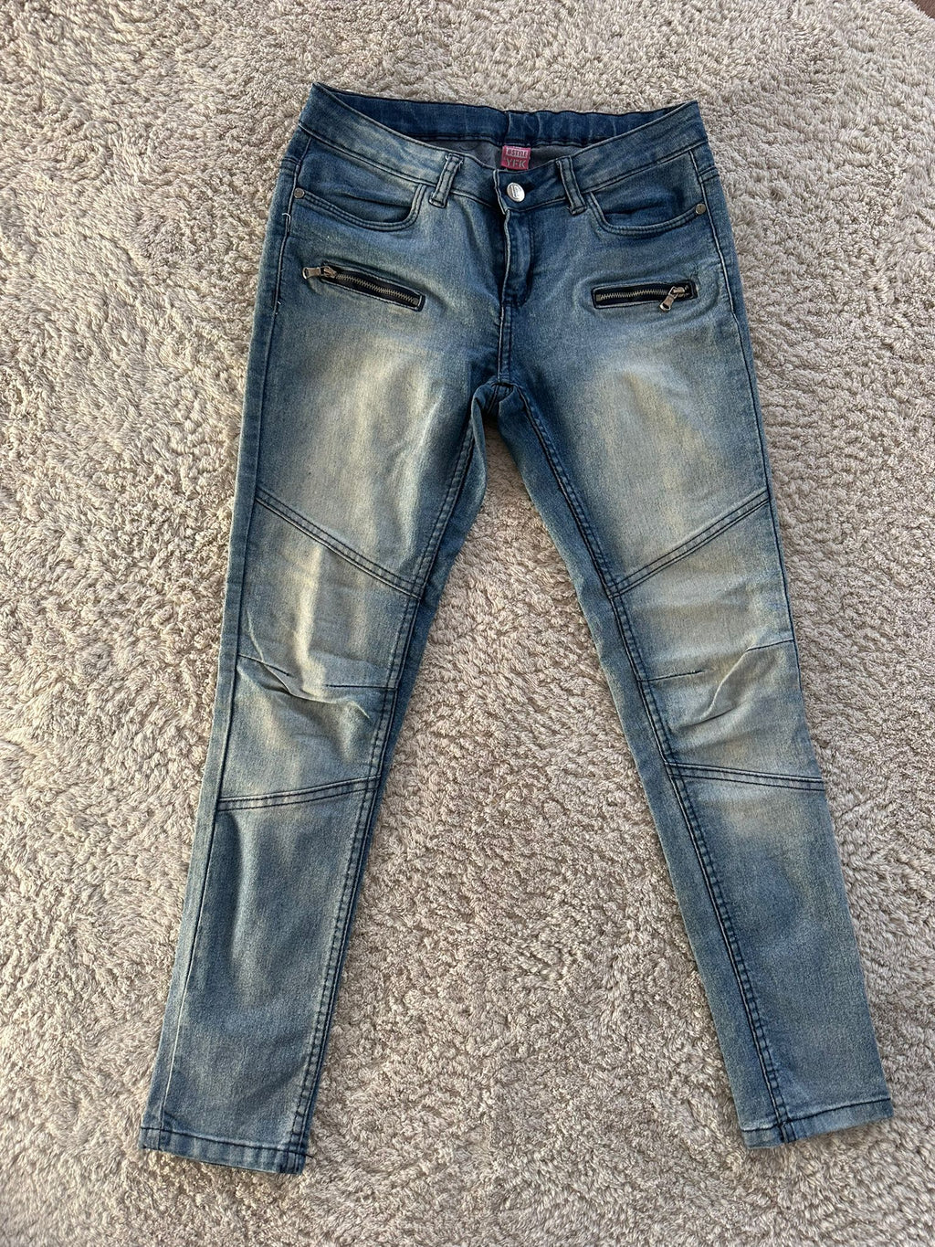 V02- Hose Gr. 152
