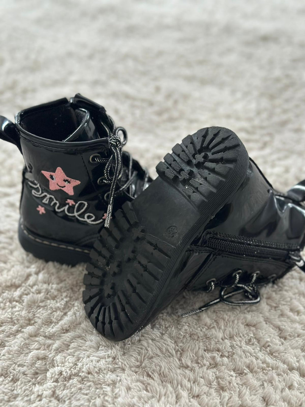 V01- Schuhe Gr. 23