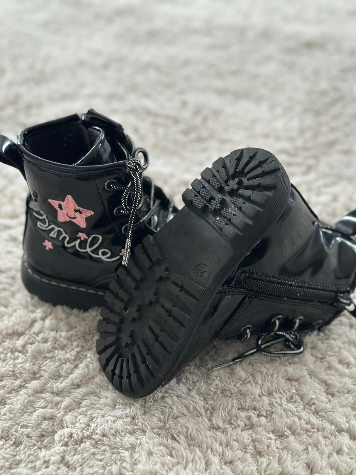 V01- Schuhe Gr. 23