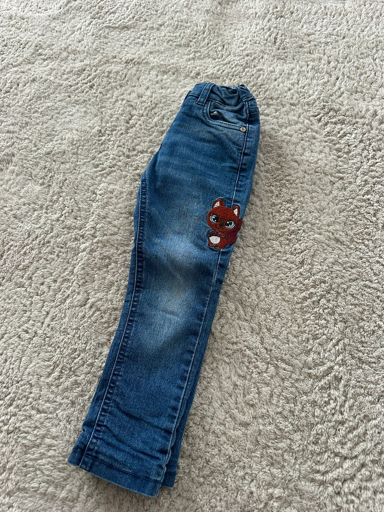 V01- Hose Gr. 104