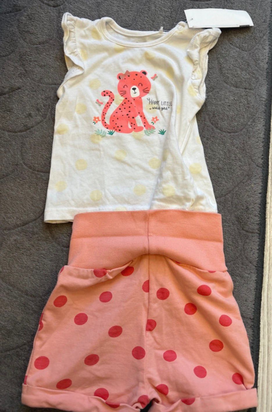 V03- Outfit- Set Gr. 68