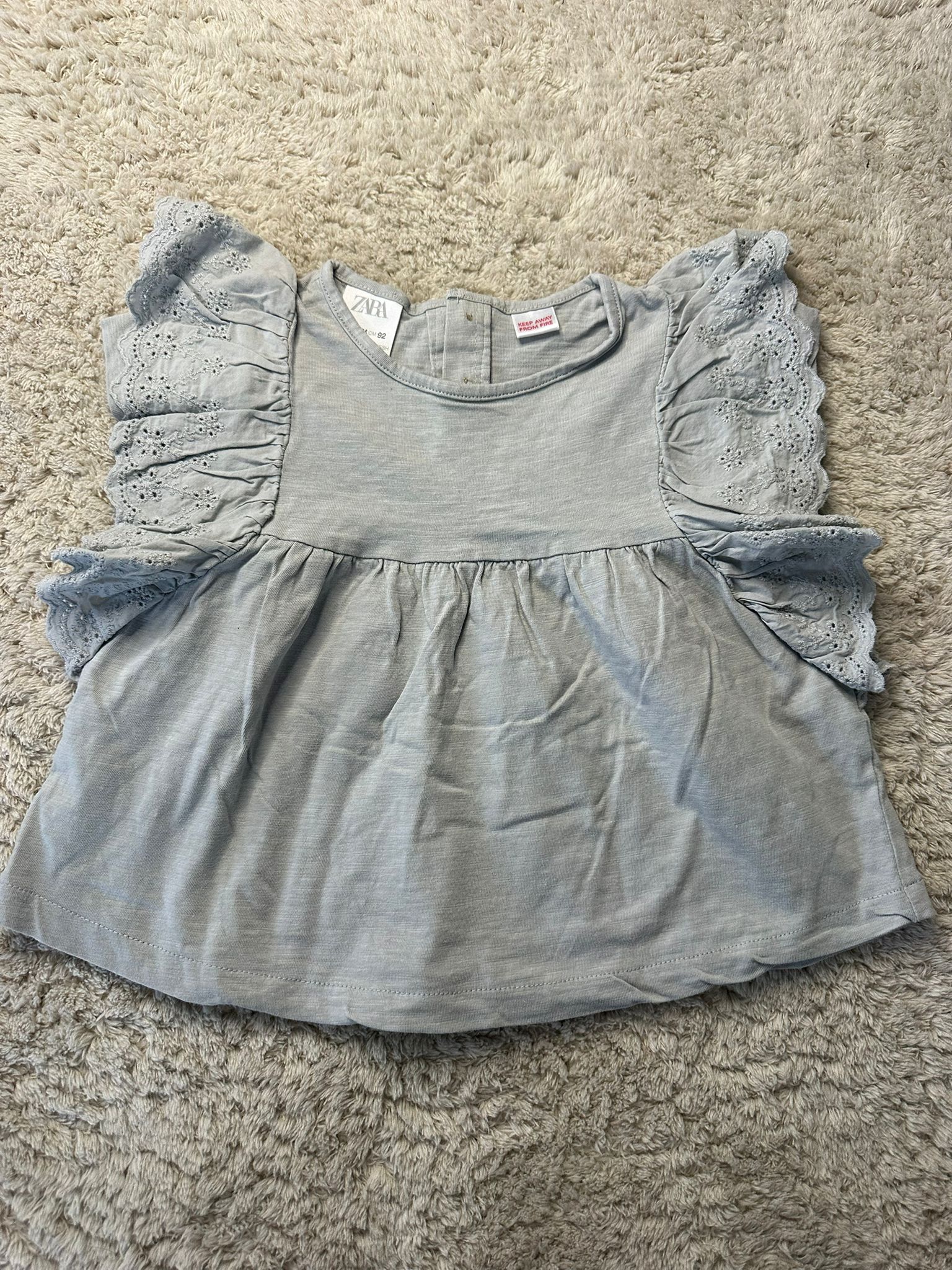 V04- Kleid Gr. 92