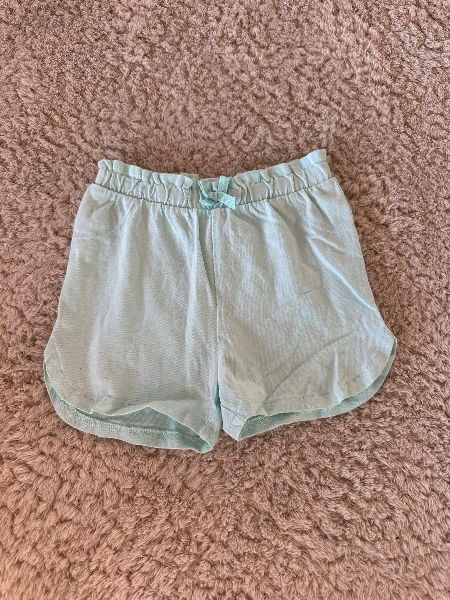 V04- kurze Hose Gr. 80
